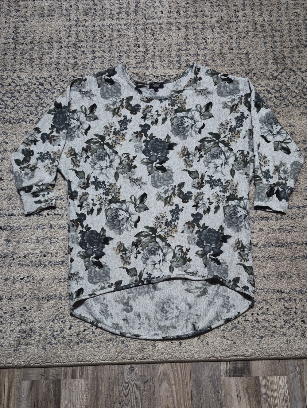 Papillon Blanc Heather Gray Pullover with Green and Charcoal Floral